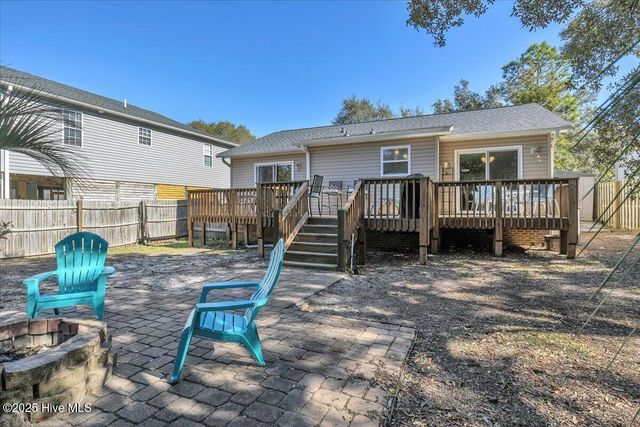 135 NE 36th Street, Oak Island, NC 28465