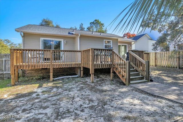 135 NE 36th Street, Oak Island, NC 28465
