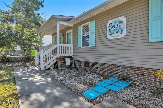 135 NE 36th Street, Oak Island, NC 28465