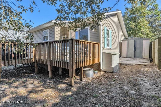 135 NE 36th Street, Oak Island, NC 28465