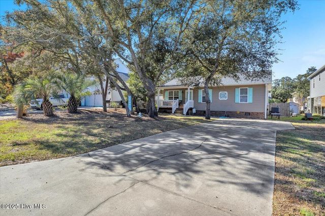 135 NE 36th Street, Oak Island, NC 28465