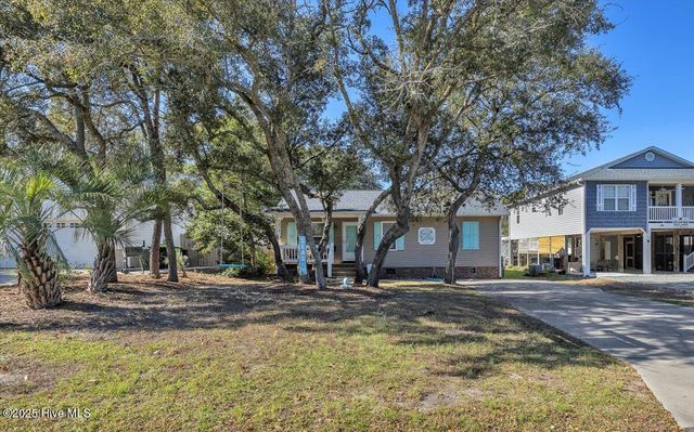 135 NE 36th Street, Oak Island, NC 28465