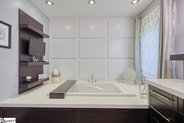 218 Mountain Range Road, Boiling Springs, SC 29316