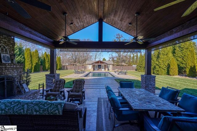 218 Mountain Range Road, Boiling Springs, SC 29316