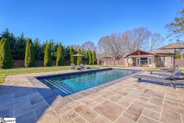 218 Mountain Range Road, Boiling Springs, SC 29316