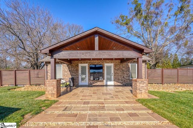 218 Mountain Range Road, Boiling Springs, SC 29316