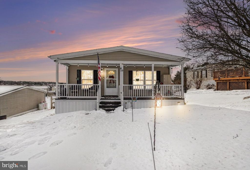 10 NORTHVIEW DR, Carlisle, PA 17013