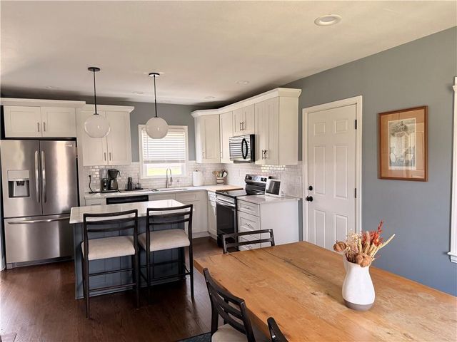 5812 Newton Street, Overland Park, KS 66202