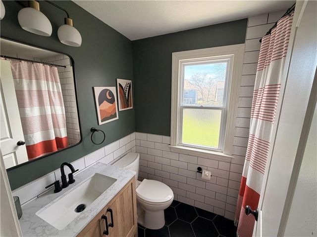 5812 Newton Street, Overland Park, KS 66202