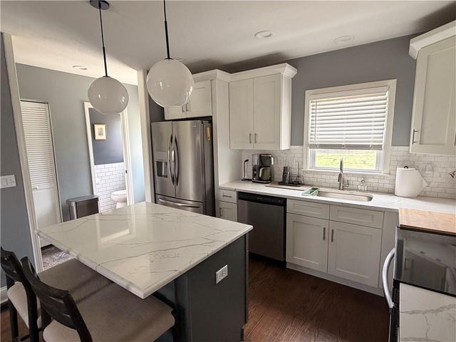 5812 Newton Street, Overland Park, KS 66202