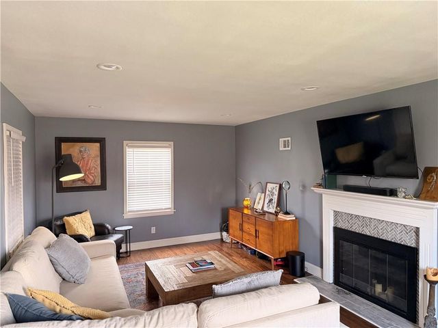 5812 Newton Street, Overland Park, KS 66202