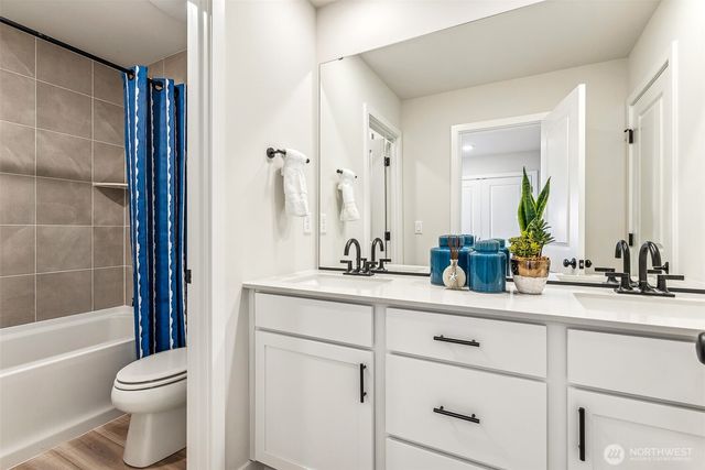 2016 NE Norseman Way, Poulsbo, WA 98370