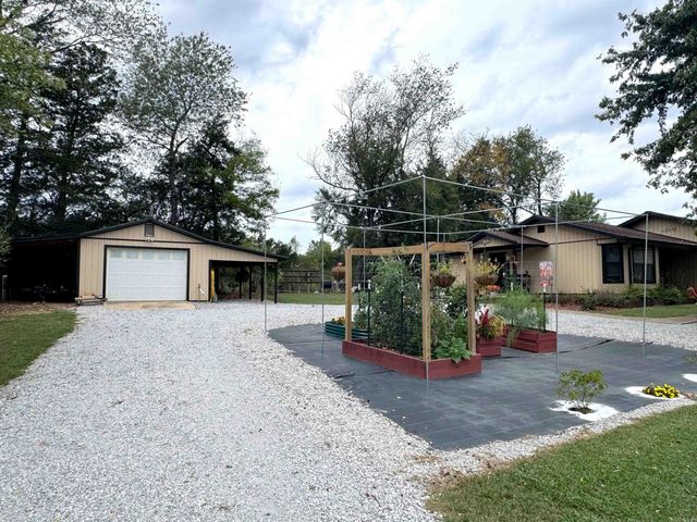 103 S Grover Ave, Mountain View, AR 72560