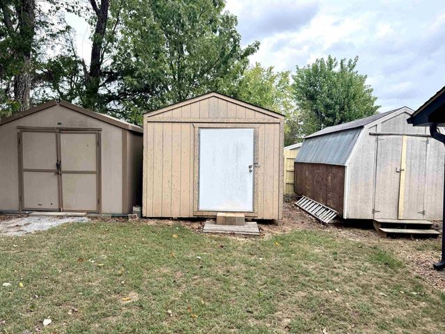 103 S Grover Ave, Mountain View, AR 72560