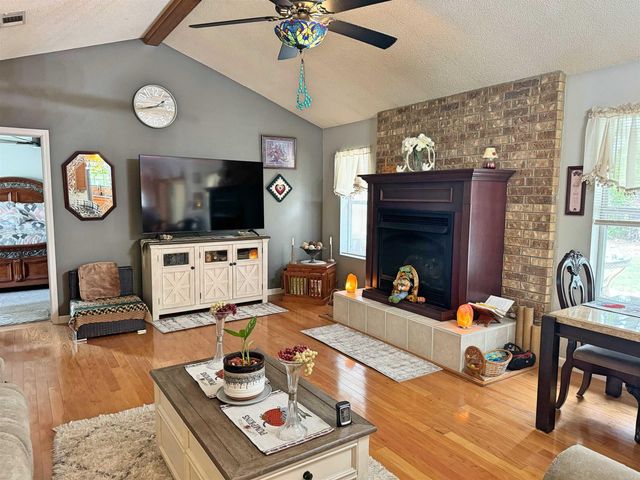 103 S Grover Ave, Mountain View, AR 72560