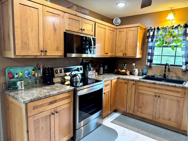 103 S Grover Ave, Mountain View, AR 72560