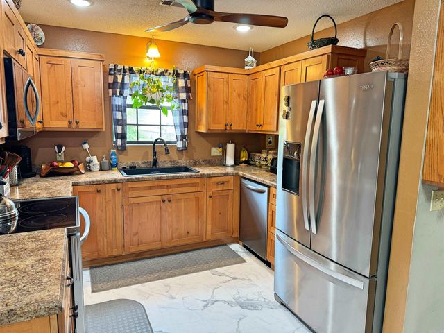 103 S Grover Ave, Mountain View, AR 72560