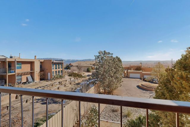 2700 Vista Grande Drive NW UNIT 1, Albuquerque, NM 87120