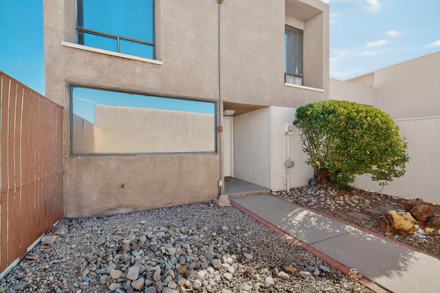 2700 Vista Grande Drive NW UNIT 1, Albuquerque, NM 87120