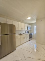 1041 SE Monterey Rd 2-10, Stuart, FL 34994