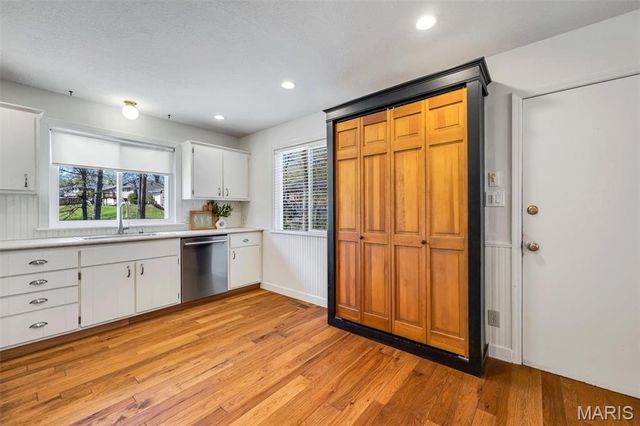 6937 Singingwood Lane, St Louis, MO 63129