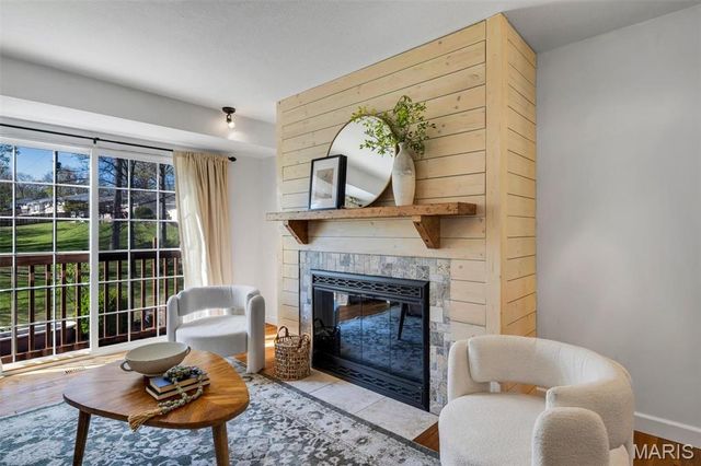 6937 Singingwood Lane, St Louis, MO 63129