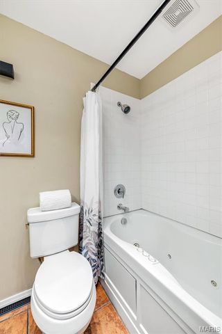 6937 Singingwood Lane, St Louis, MO 63129