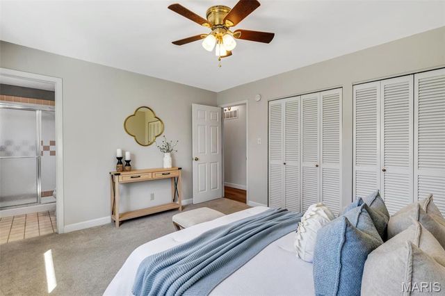 6937 Singingwood Lane, St Louis, MO 63129