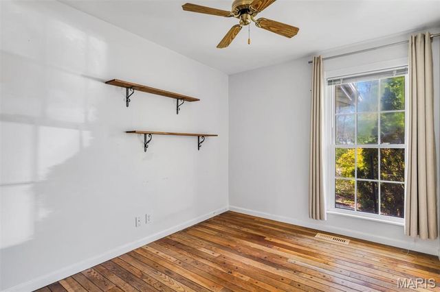 6937 Singingwood Lane, St Louis, MO 63129