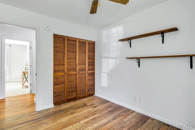 6937 Singingwood Lane, St Louis, MO 63129