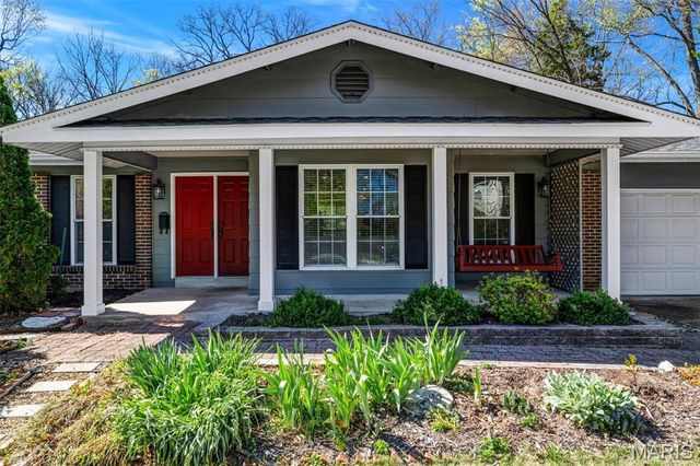 6937 Singingwood Lane, St Louis, MO 63129