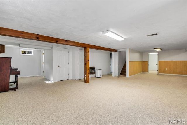 6937 Singingwood Lane, St Louis, MO 63129