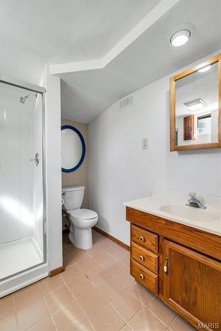 6937 Singingwood Lane, St Louis, MO 63129