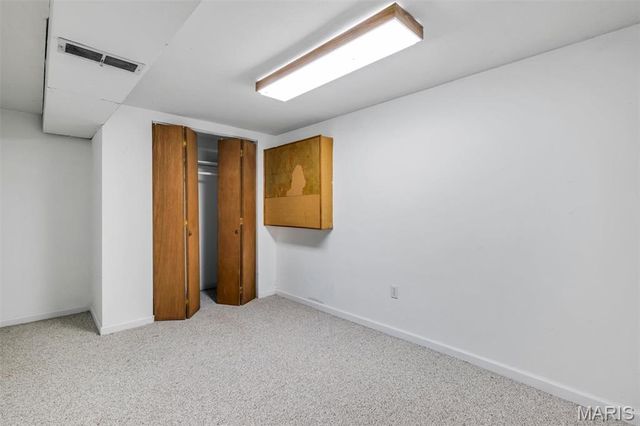 6937 Singingwood Lane, St Louis, MO 63129