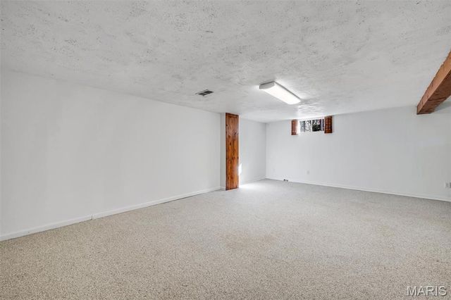 6937 Singingwood Lane, St Louis, MO 63129