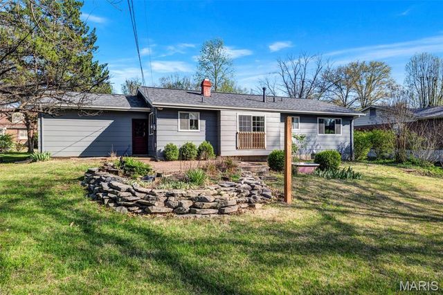 6937 Singingwood Lane, St Louis, MO 63129