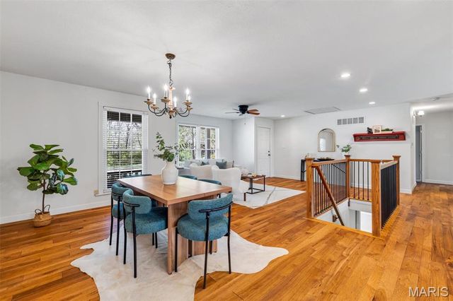 6937 Singingwood Lane, St Louis, MO 63129