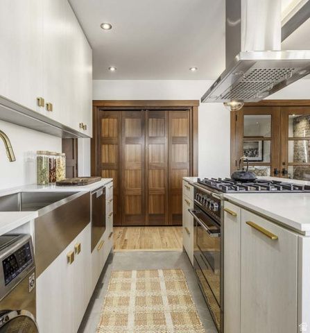 155 E SECOND AVE, Salt Lake City, UT 84103