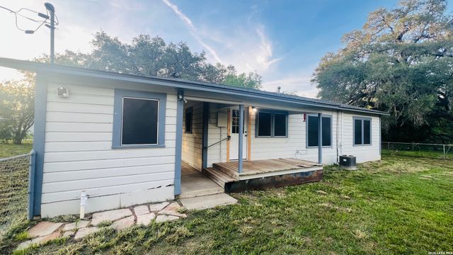 149 carroll, Poth, TX 78147