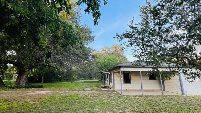149 carroll, Poth, TX 78147
