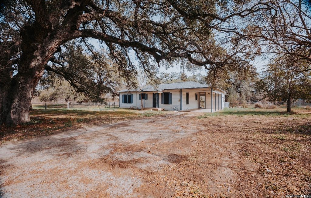 149 carroll, Poth, TX 78147