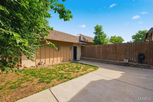 2633 Plantation Point A, St Charles, MO 63303