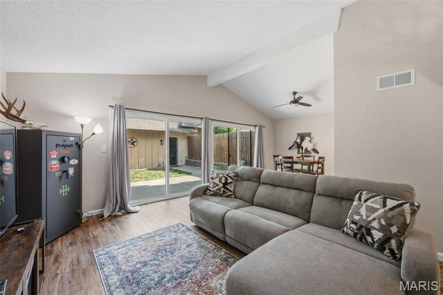 2633 Plantation Point A, St Charles, MO 63303