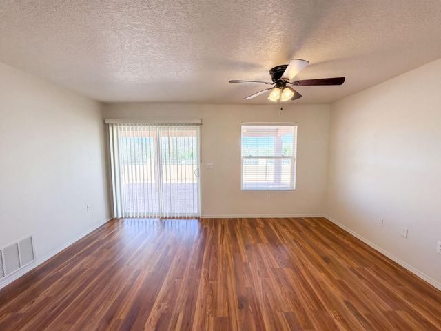 4 Antique Lane SE, Albuquerque, NM 87123
