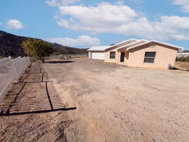 4 Antique Lane SE, Albuquerque, NM 87123