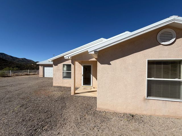 4 Antique Lane SE, Albuquerque, NM 87123