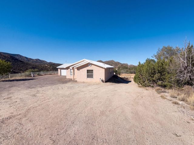 4 Antique Lane SE, Albuquerque, NM 87123