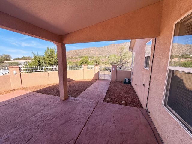 4 Antique Lane SE, Albuquerque, NM 87123