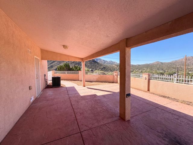4 Antique Lane SE, Albuquerque, NM 87123
