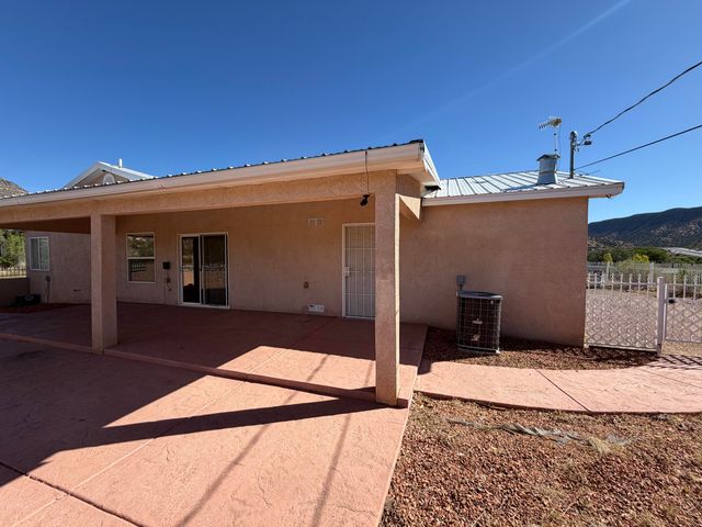 4 Antique Lane SE, Albuquerque, NM 87123
